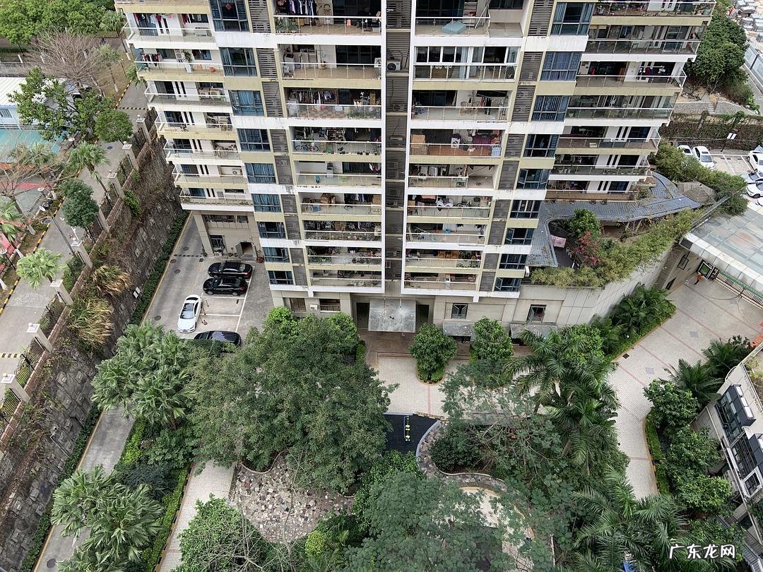 为啥说:唇边嘴角风云地?这句话是什么意思?为什么住在这里不好 转角处的房子风水好吗