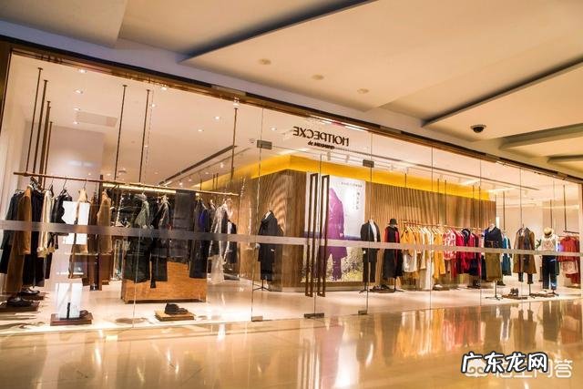 什么牌子的女装适合四十岁的女人？