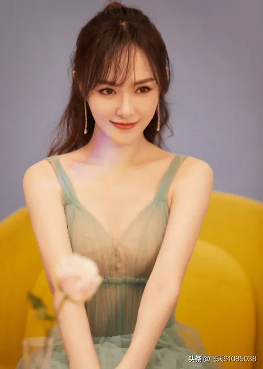 喜欢性感美女的男人，正不正常，他们应不应该受到指责？