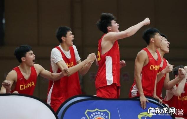 国青男篮现场出现两大神秘人物，马布里与姚明场下密谈，有望拿下男篮教鞭，你怎么看？