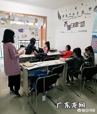 小学知识有啥难的?家长自己就能辅导,完全没必要给孩子上辅导班!你怎么看?