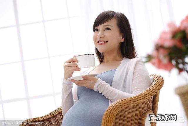 怀孕时嗓子总是特别干，老想喝水，是怎么回事？