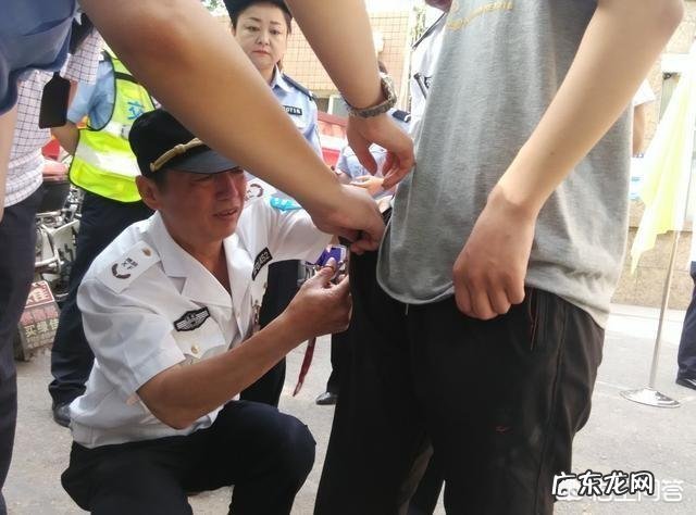 对于河南考生因裤子带有拉链不能进考场,你怎么看?