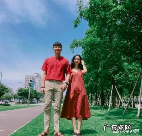 有哪些好看的情侣日常穿搭?