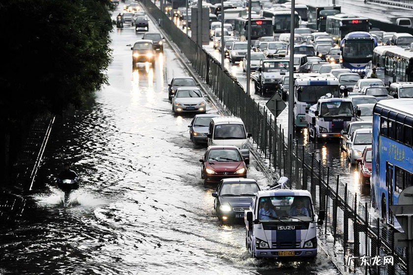 持续降雨对建筑地基有什么影响? 盖房子挖好地基下雨了好不好