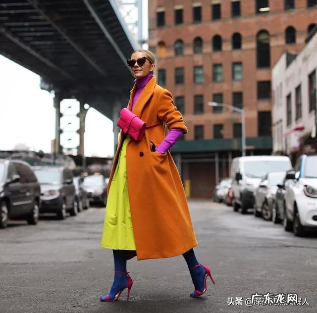 不想背大牌包包,也不想背山寨包的情况下,应该怎么选择背包?