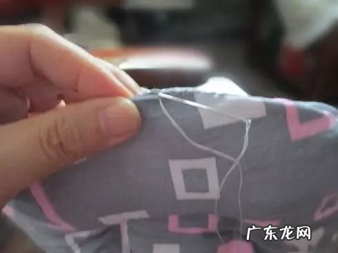 新生儿头型定型枕头 新生儿枕头的做法图解