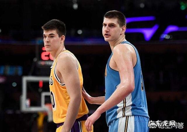 湖人胜太阳,祖巴茨正负值+18、砍下24分16篮板均为全场最高,你怎么评价?