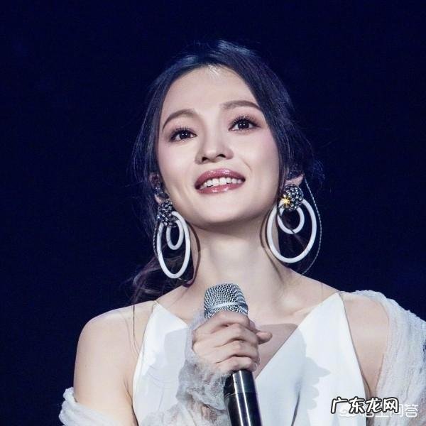 有哪些女明星适合无刘海造型?