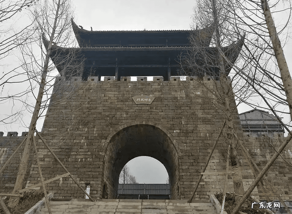 门朝外开还是朝内开好 风水后门朝内还是朝外开好