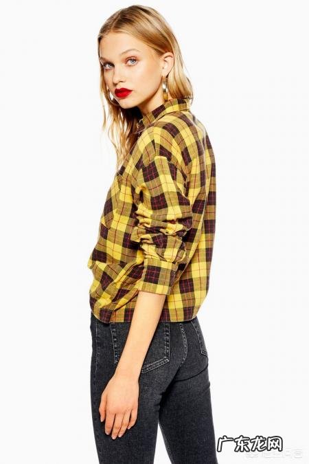 格子衣服怎么搭配好看?