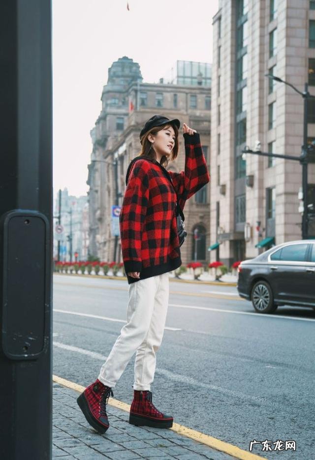 格子衣服怎么搭配好看?