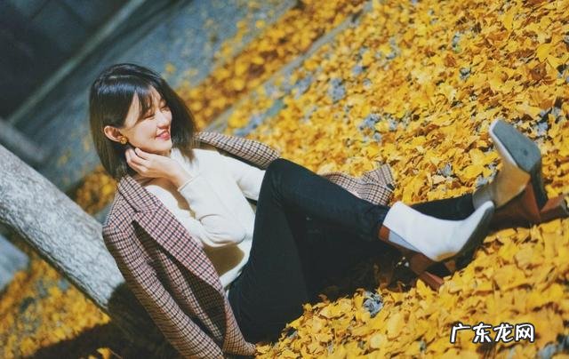 格子衣服怎么搭配好看?