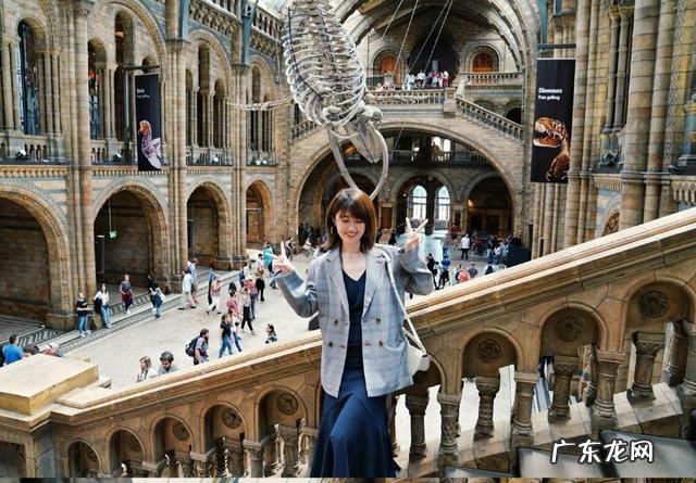 格子衣服怎么搭配好看?