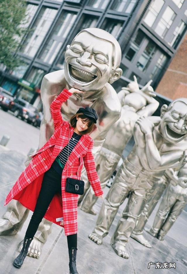 格子衣服怎么搭配好看?