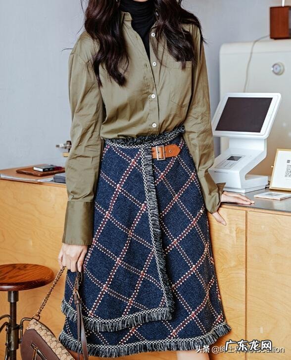 格子衣服怎么搭配好看?