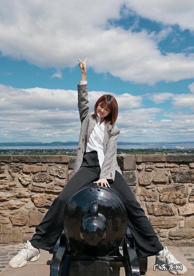 格子衣服怎么搭配好看?