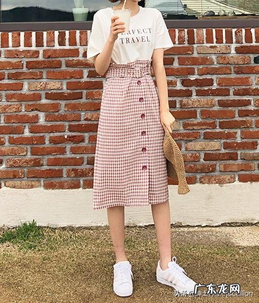 格子衣服怎么搭配好看?