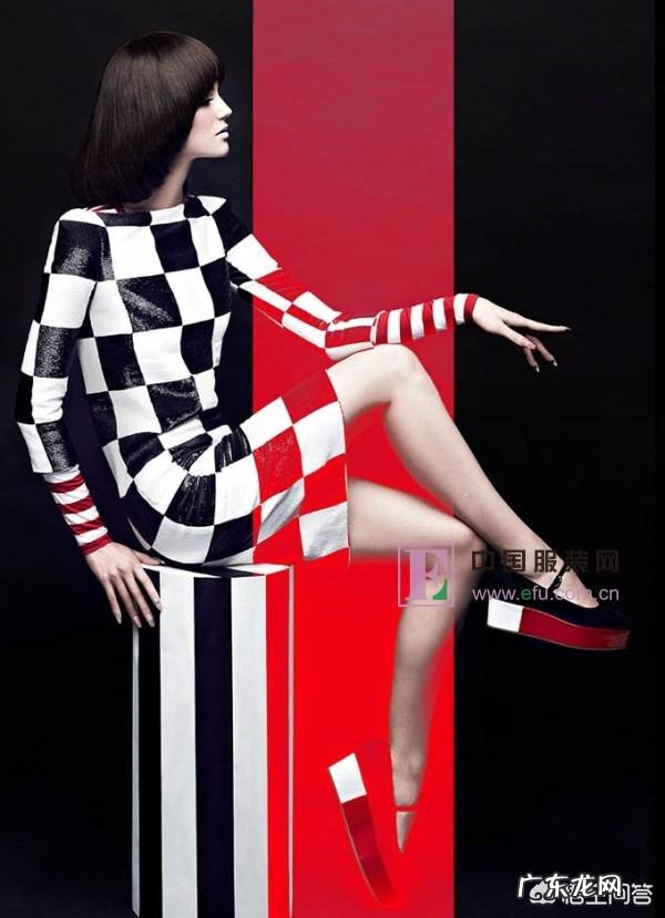 格子衣服怎么搭配好看?