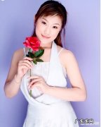 谈了五年的女朋友总是想跟我提出分手，我很爱她，她理想总是嫁个条件好的人来解决她的后