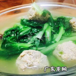 小白菜汆丸子的做法