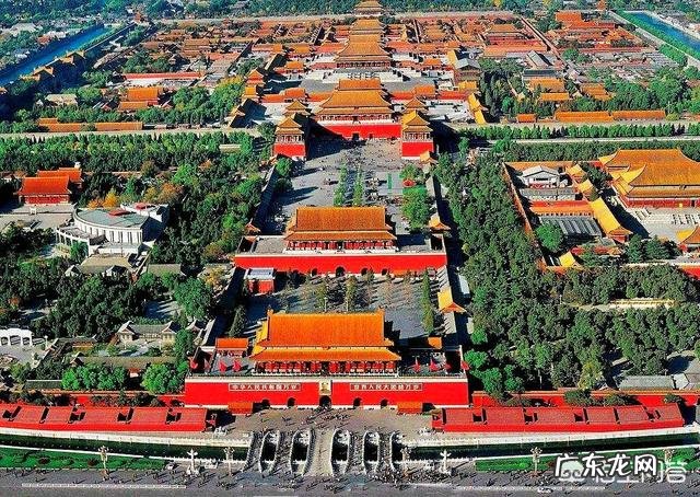 天安门的华表有什么寓意？