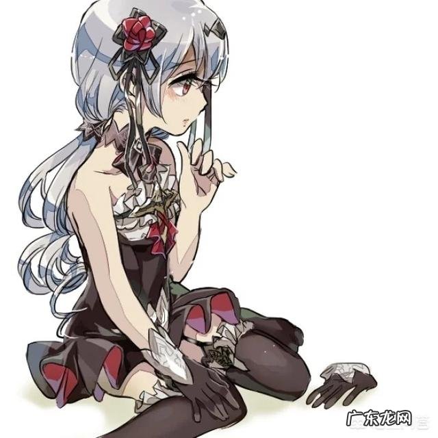 女孩最有女人味的坐姿是什么?鸭子坐只有女生才能办到吗?