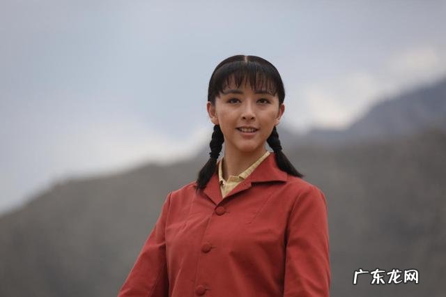 《灵与肉》黄菊花的爱情悲剧,说明了什么?