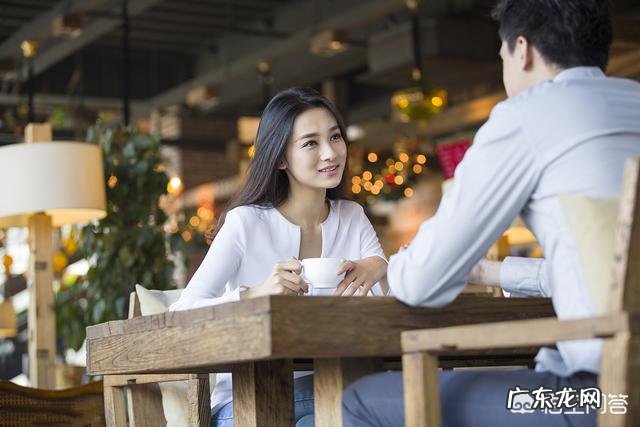 为什么在大学恋爱的两个人，步入社会后，结婚在一起的很少？