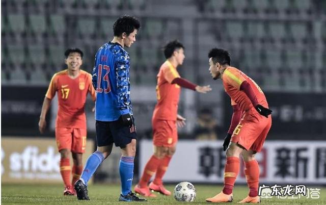 东亚杯-国足开门黑,1-2不敌人均23岁的日本三队,姜至鹏飞踹染黄,你怎么看?