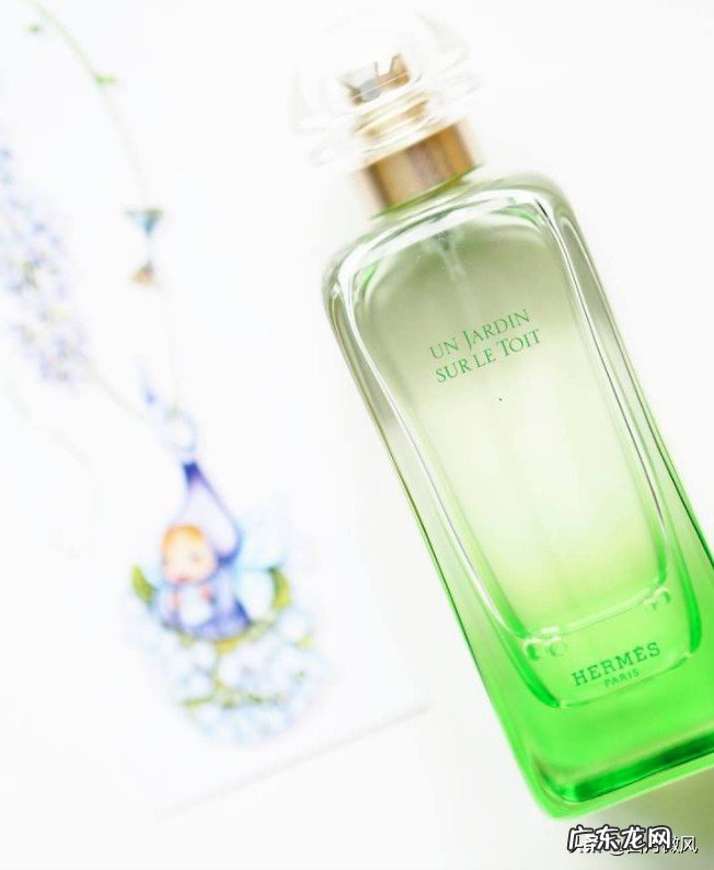22岁的女生适合用什么香水?什么香水留香持久点呢?