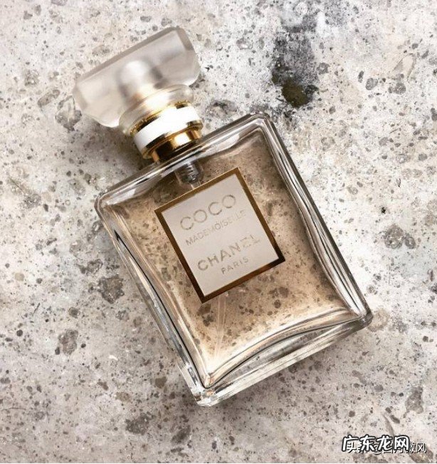 22岁的女生适合用什么香水?什么香水留香持久点呢?