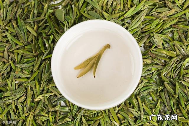 肝癌不痛不痒，喝酒的人出现“3黄2臭”，快查查肝，你知道是什么吗？