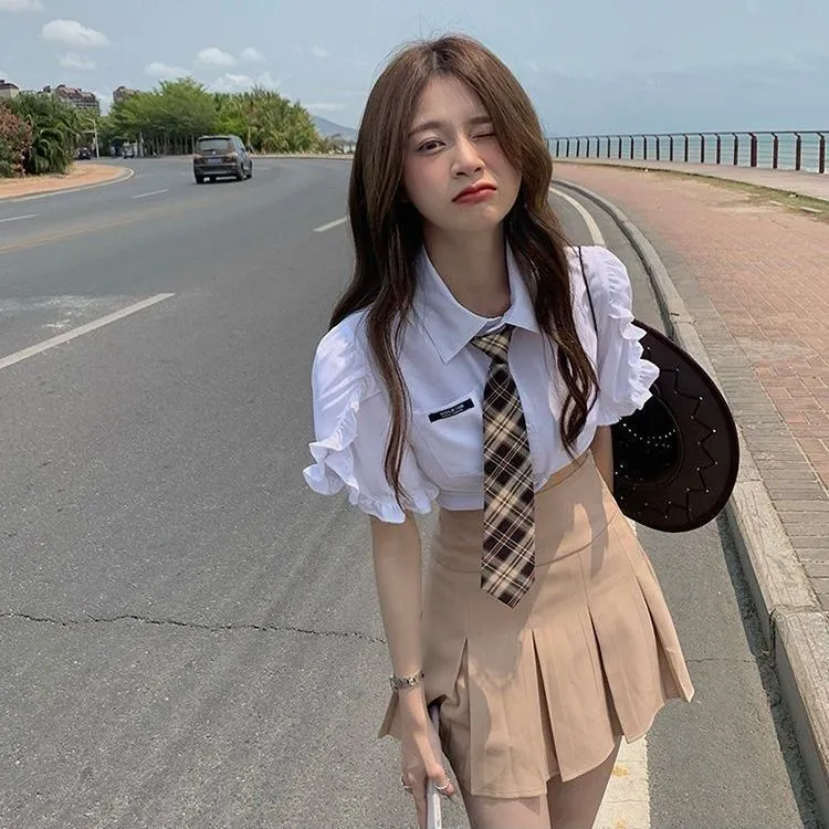 为什么日本中小学生女生都穿短裙?