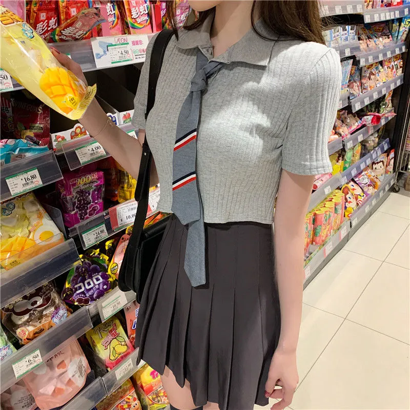 为什么日本中小学生女生都穿短裙?