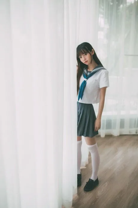 为什么日本中小学生女生都穿短裙?