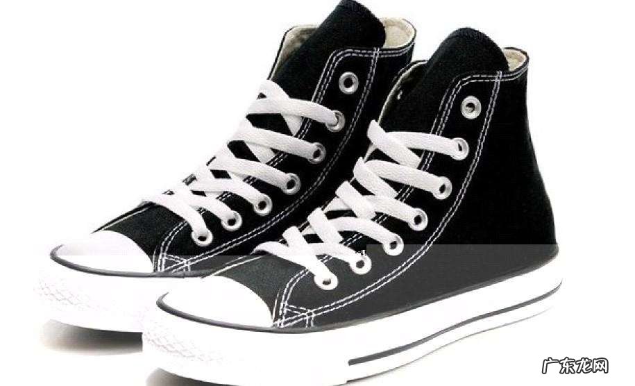 你愿意买十双十几块钱的鞋子还是买一双几百元的鞋子?为什么?