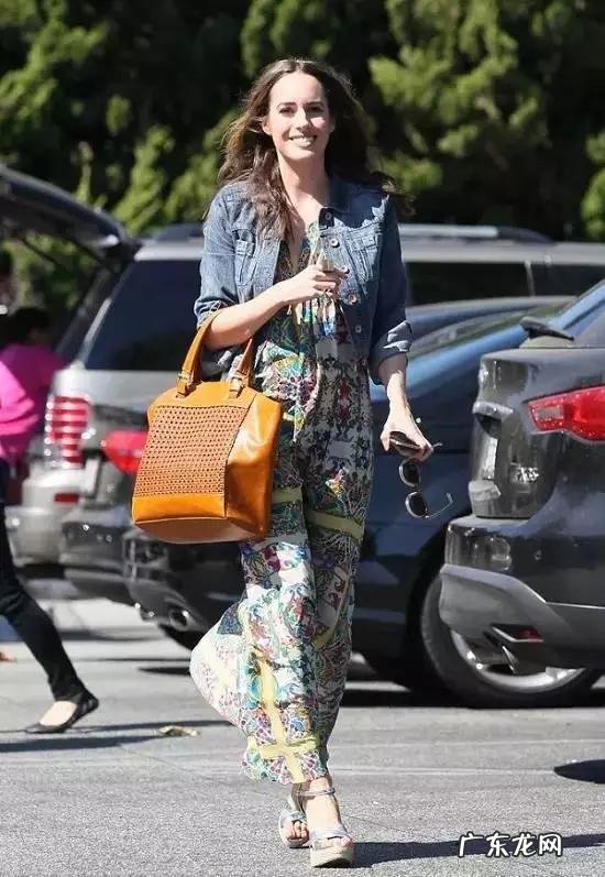 牛仔上衣怎么穿才洋气又减龄?