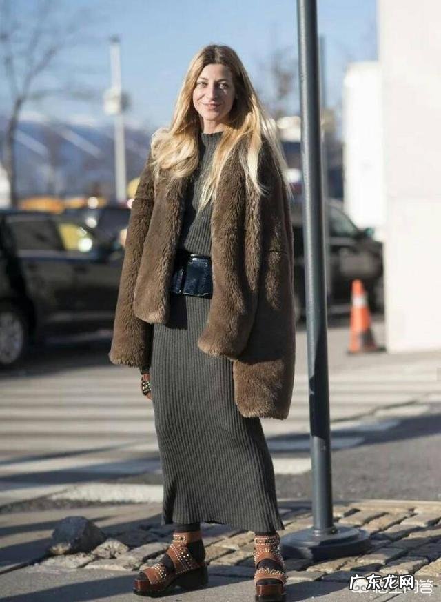 针织长裙搭配什么外套好看?