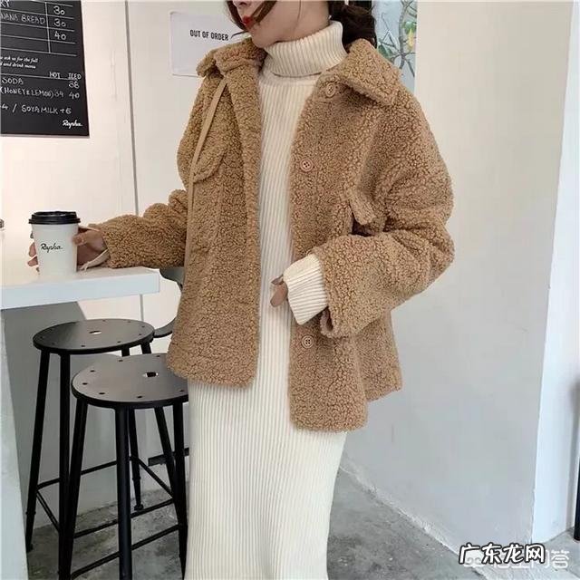 针织长裙搭配什么外套好看?