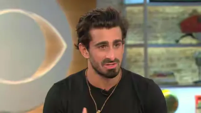 一个人被蟒蛇吞进肚子里，为什么手里有刀，也无法破腹逃出来？-