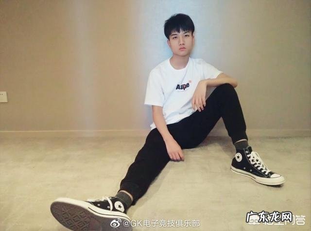 裴擒虎kpl限定皮肤上线,选手们纷纷玩起了cos,谁的cos还原度最高?最帅的是阿泰吗?