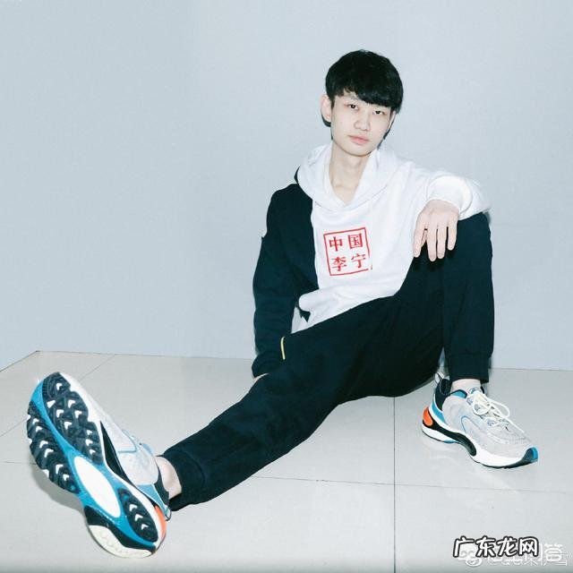 裴擒虎kpl限定皮肤上线,选手们纷纷玩起了cos,谁的cos还原度最高?最帅的是阿泰吗?