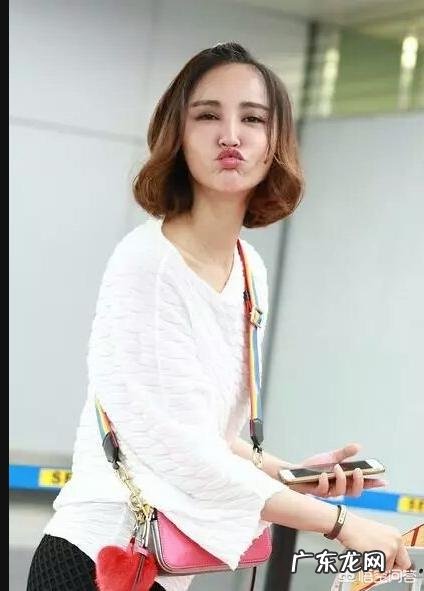 五十岁的女性留什么发型可以减龄并且显得有气质?