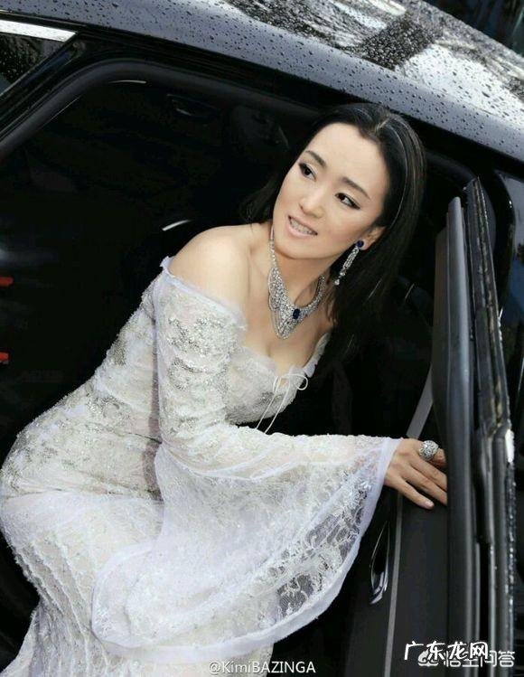 五十岁的女性留什么发型可以减龄并且显得有气质?