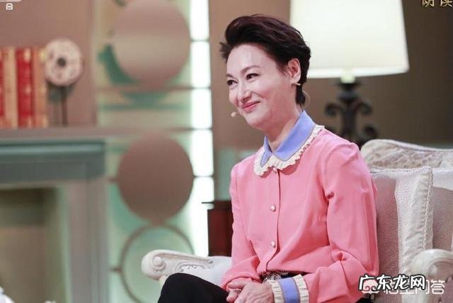 五十岁的女性留什么发型可以减龄并且显得有气质?