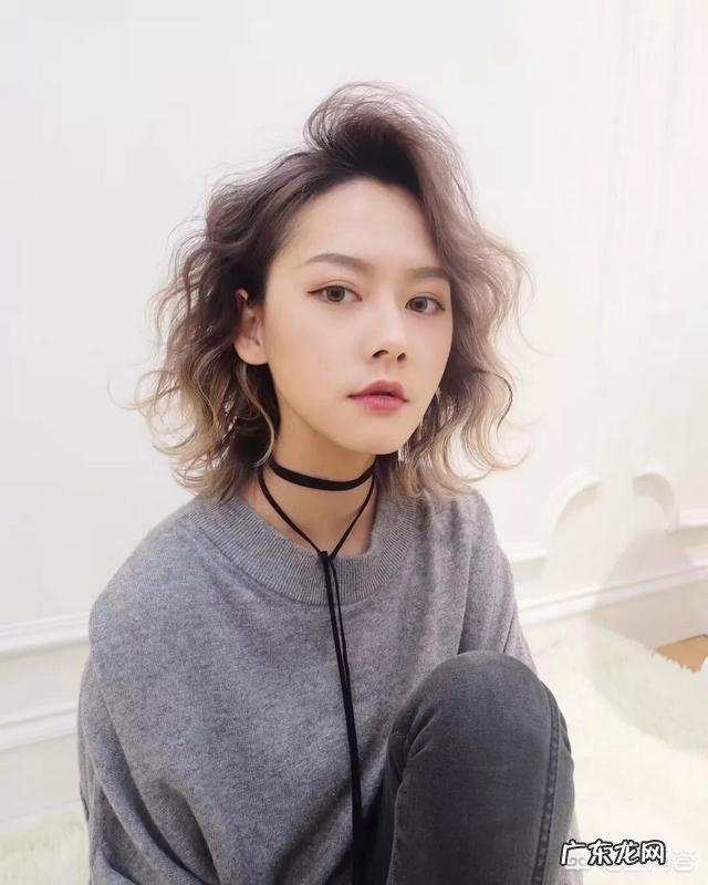 有哪些中等长度的卷发造型?