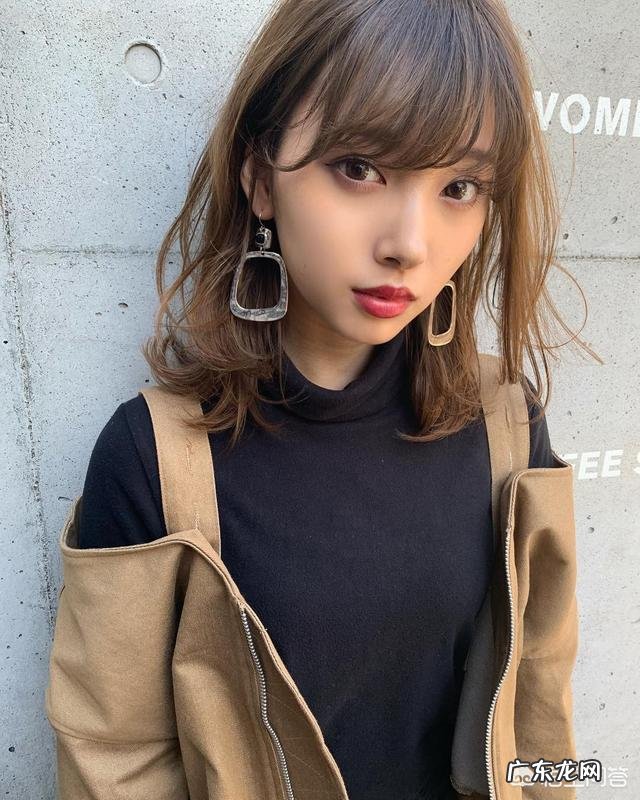 有哪些中等长度的卷发造型?