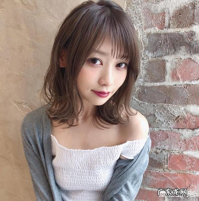 有哪些中等长度的卷发造型?