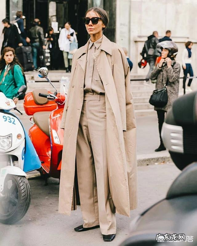 秋冬季节,风衣怎样搭配既时髦又能显出高级气质?